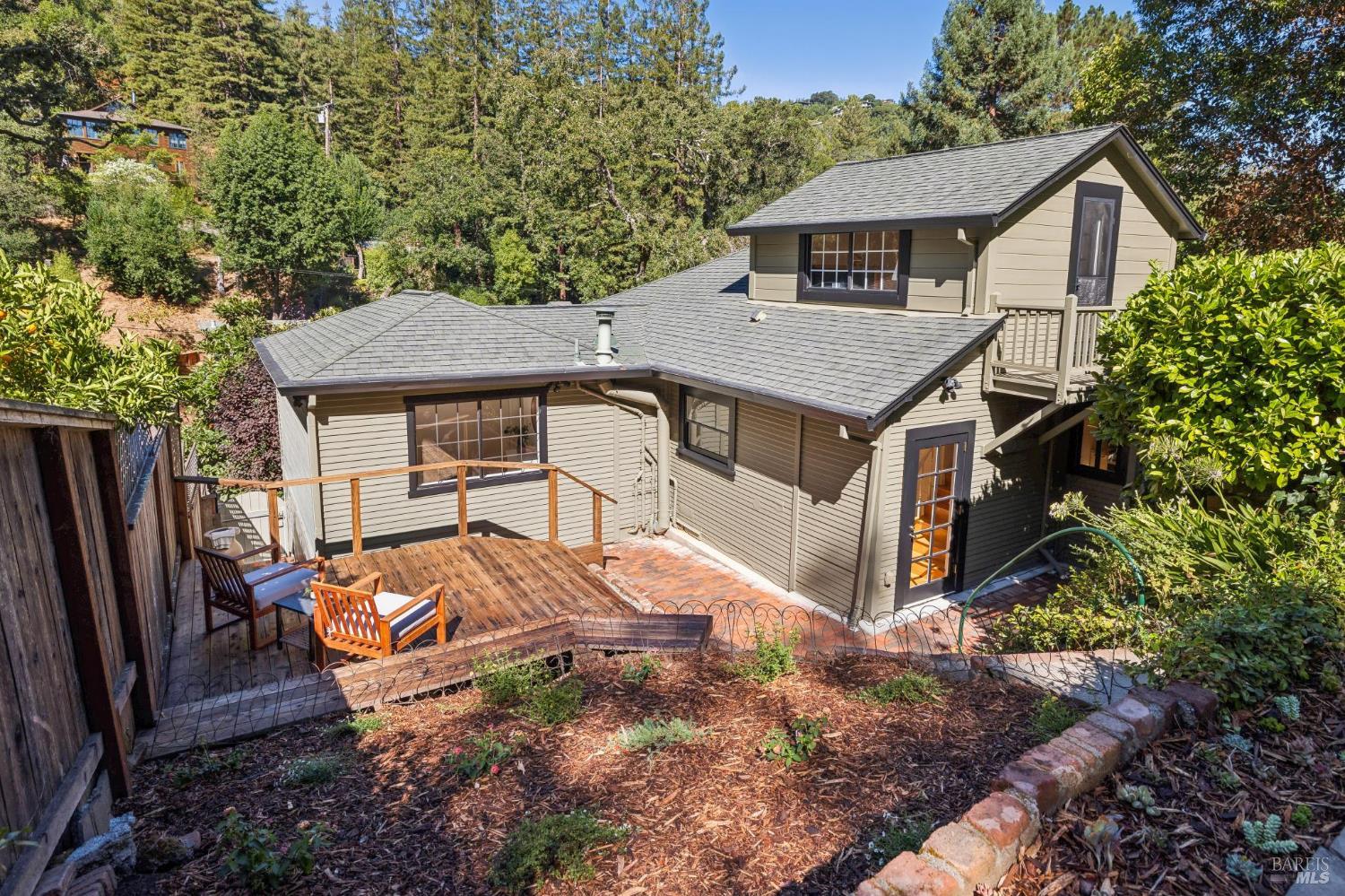 25 Allyn Avenue