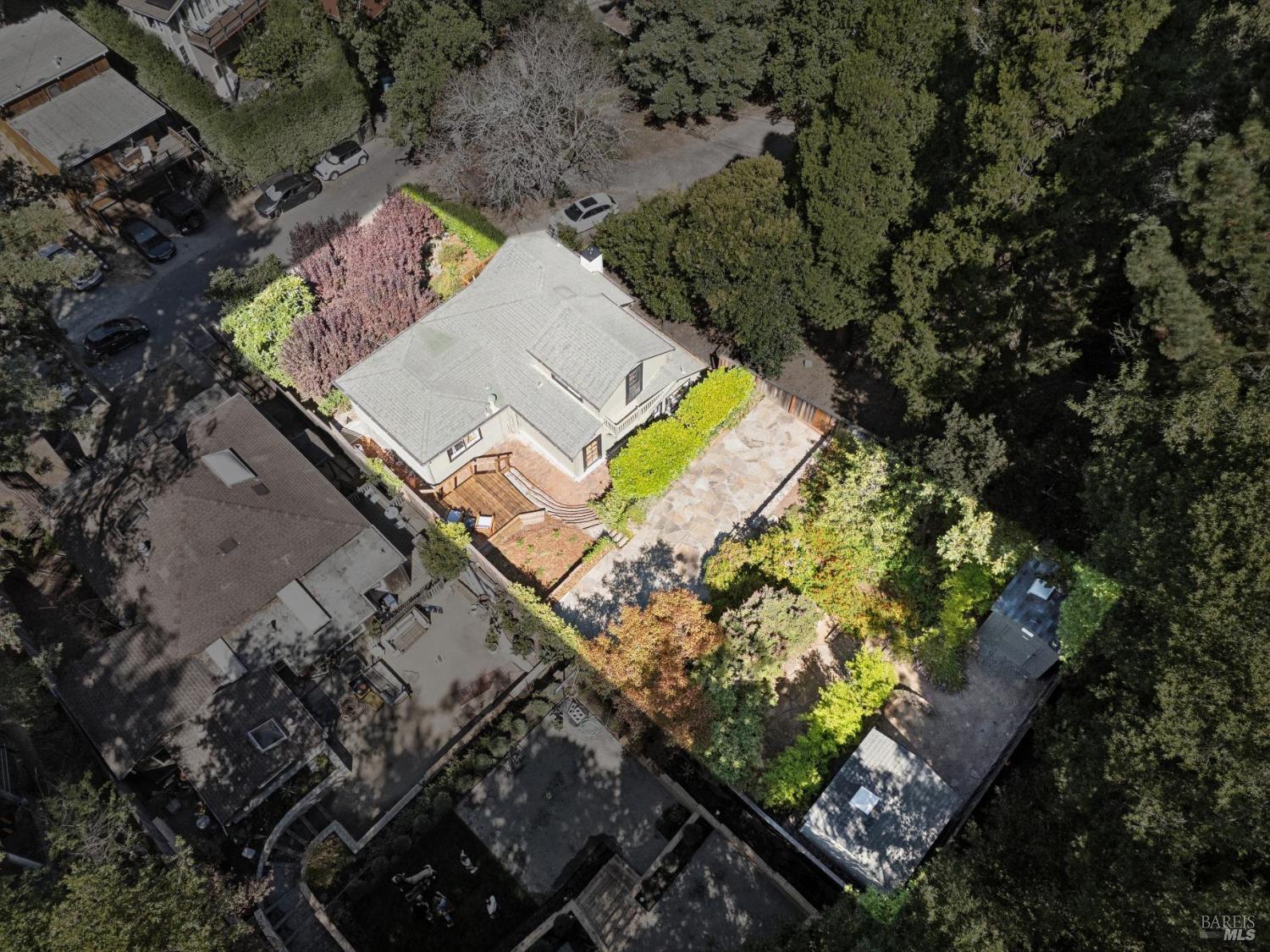 25 Allyn Avenue