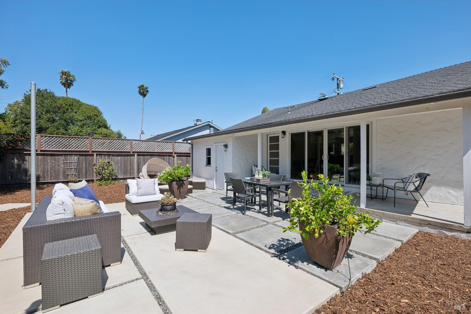 12 Echo Avenue