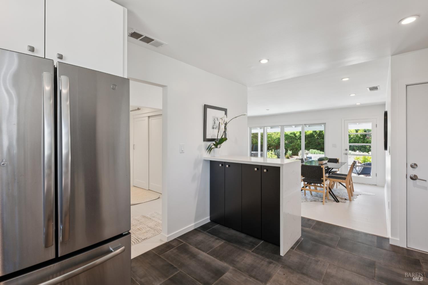 12 Echo Avenue