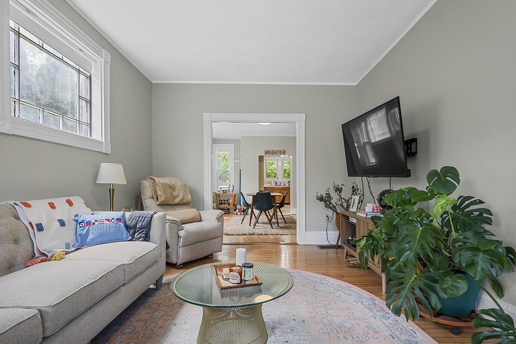 117 Crescent St