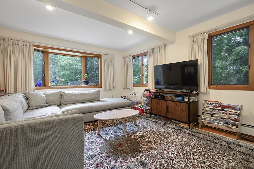 33 Saddle Ridge Rd