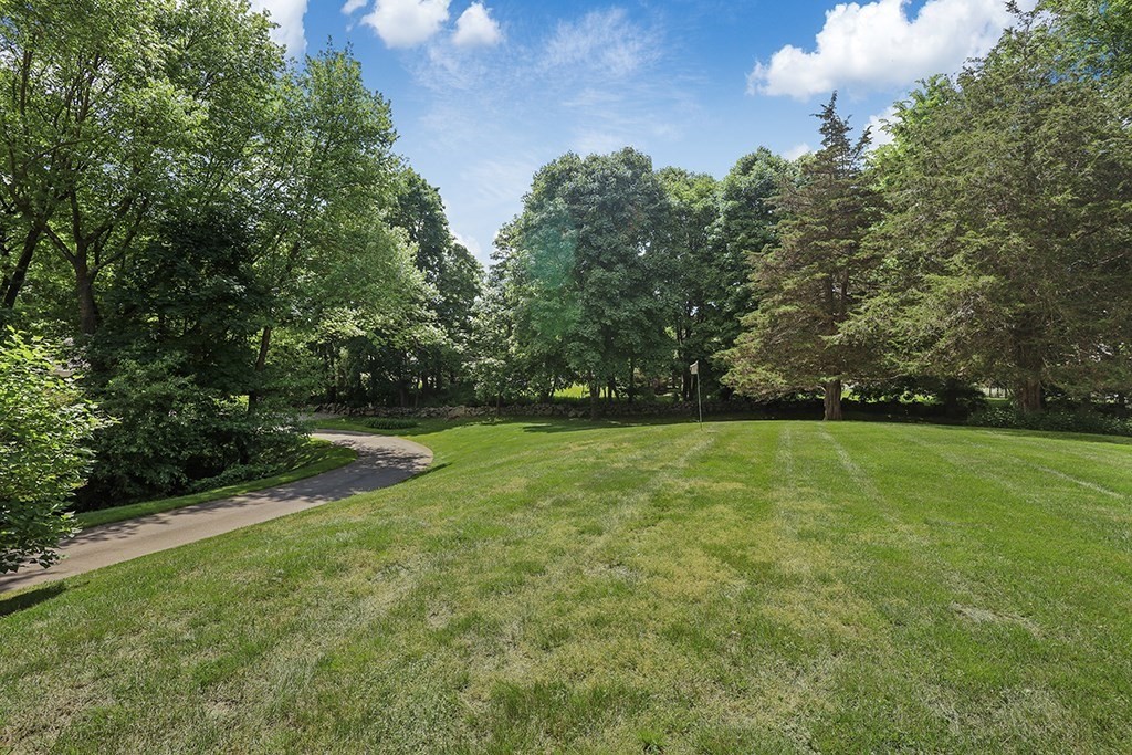33 Saddle Ridge Rd