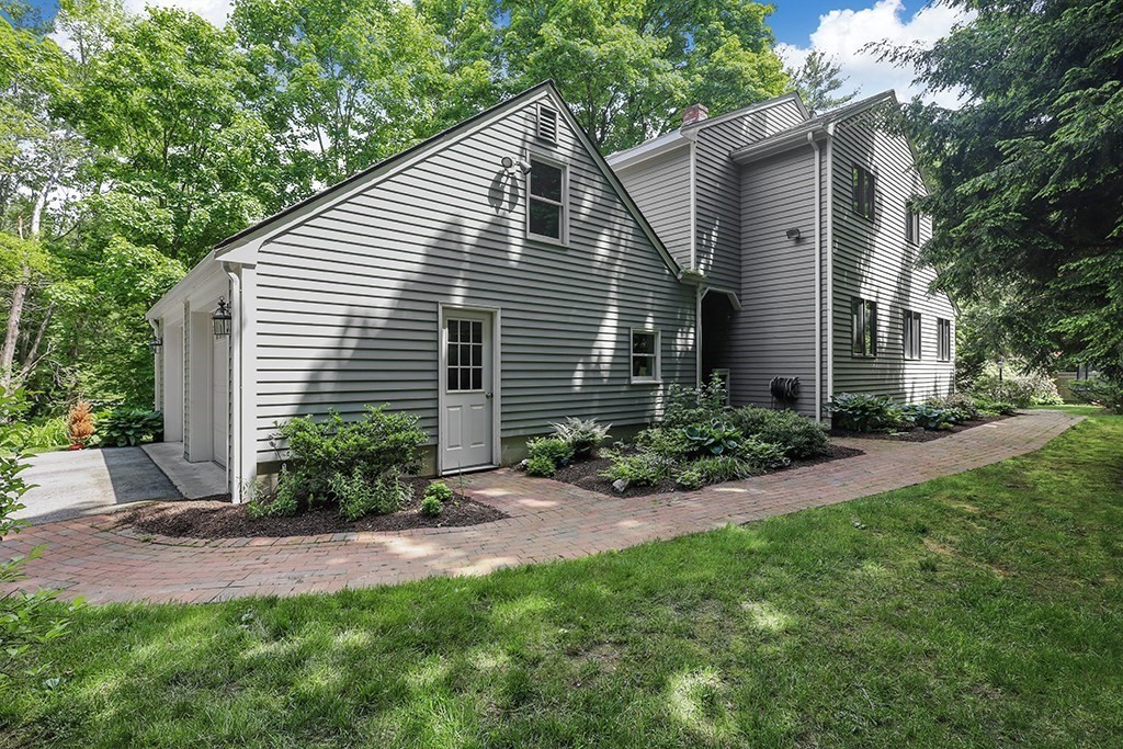 33 Saddle Ridge Rd