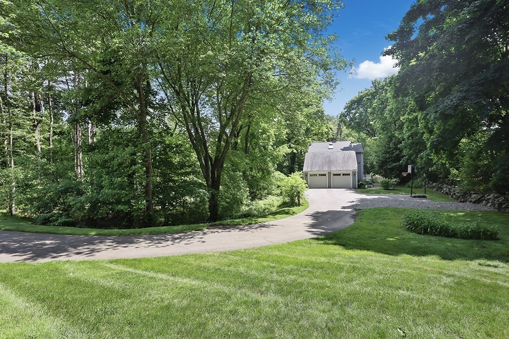 33 Saddle Ridge Rd