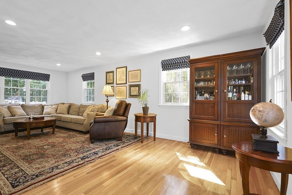 10 Cedar Lane