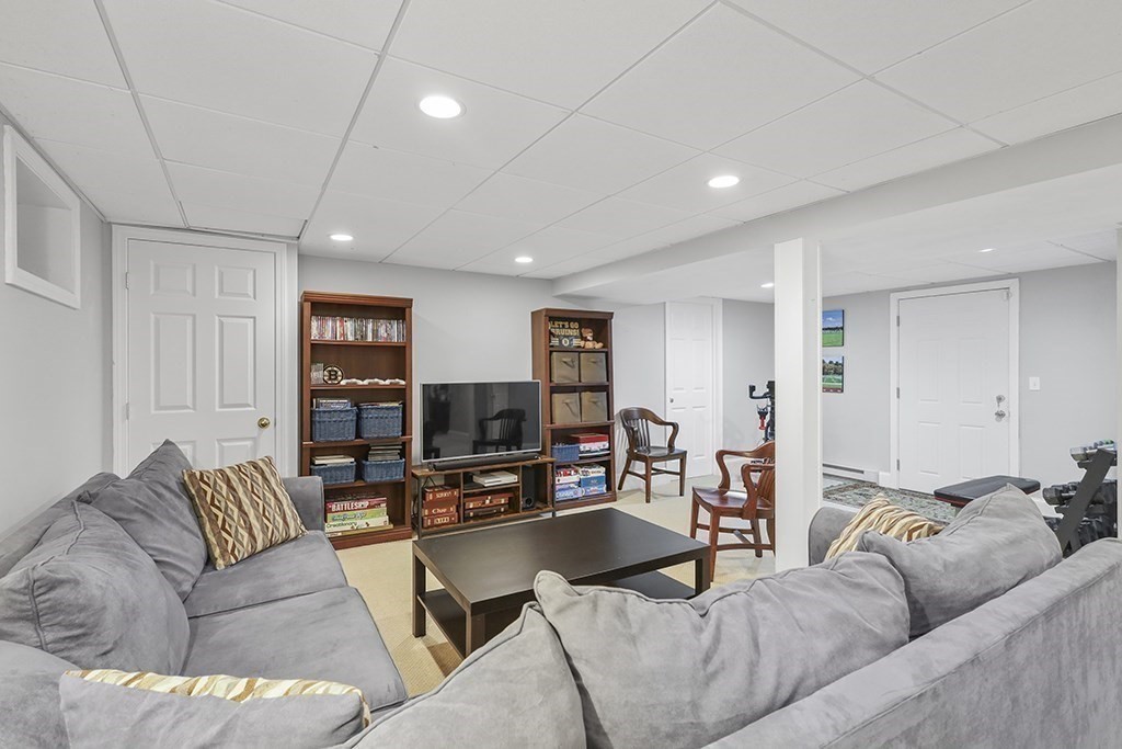 10 Cedar Lane