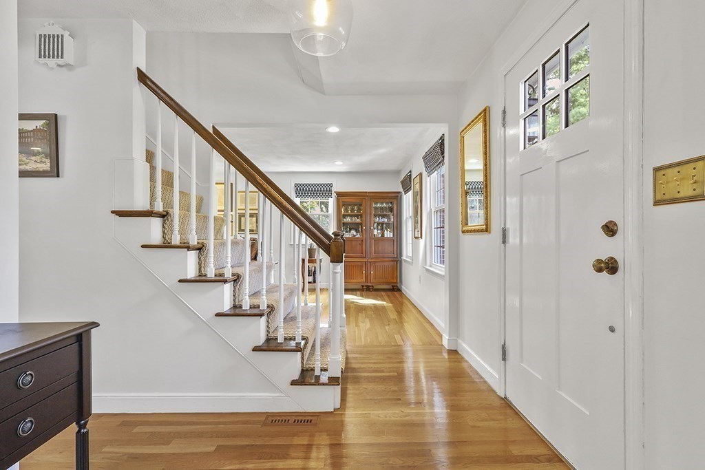 10 Cedar Lane