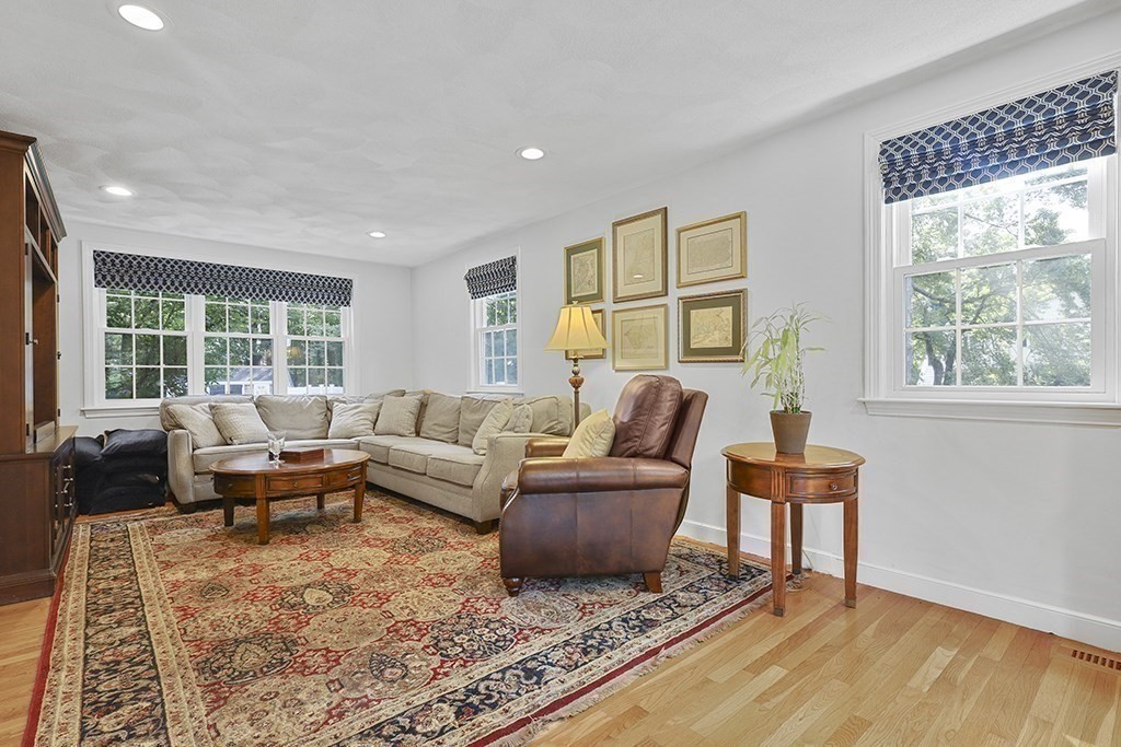 10 Cedar Lane