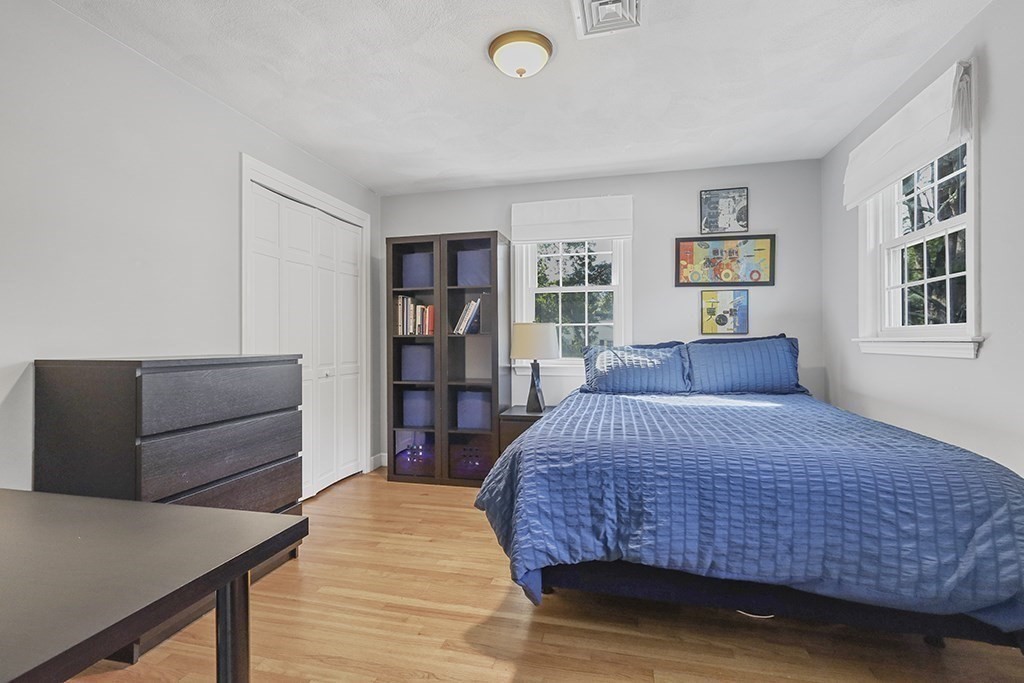10 Cedar Lane
