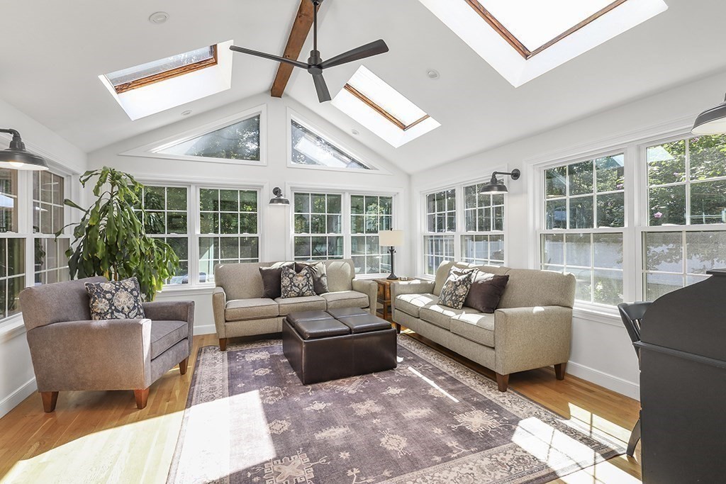 10 Cedar Lane