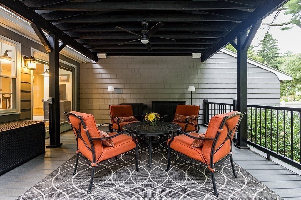 10 Cedar Lane