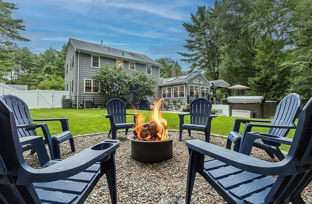10 Cedar Lane