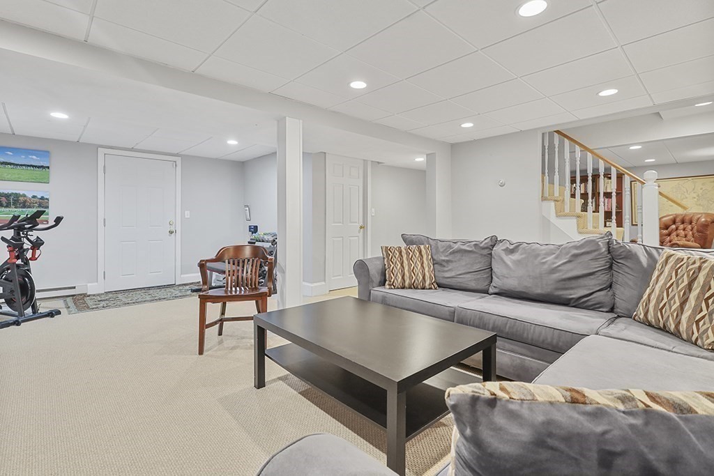 10 Cedar Lane