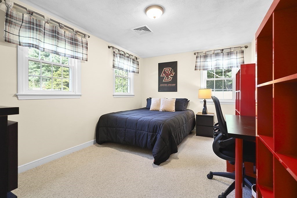 10 Cedar Lane