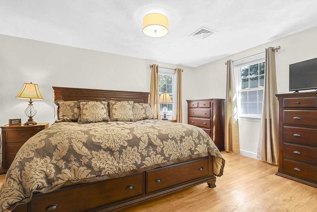 10 Cedar Lane