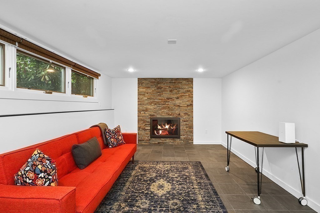10 Hillcrest Road