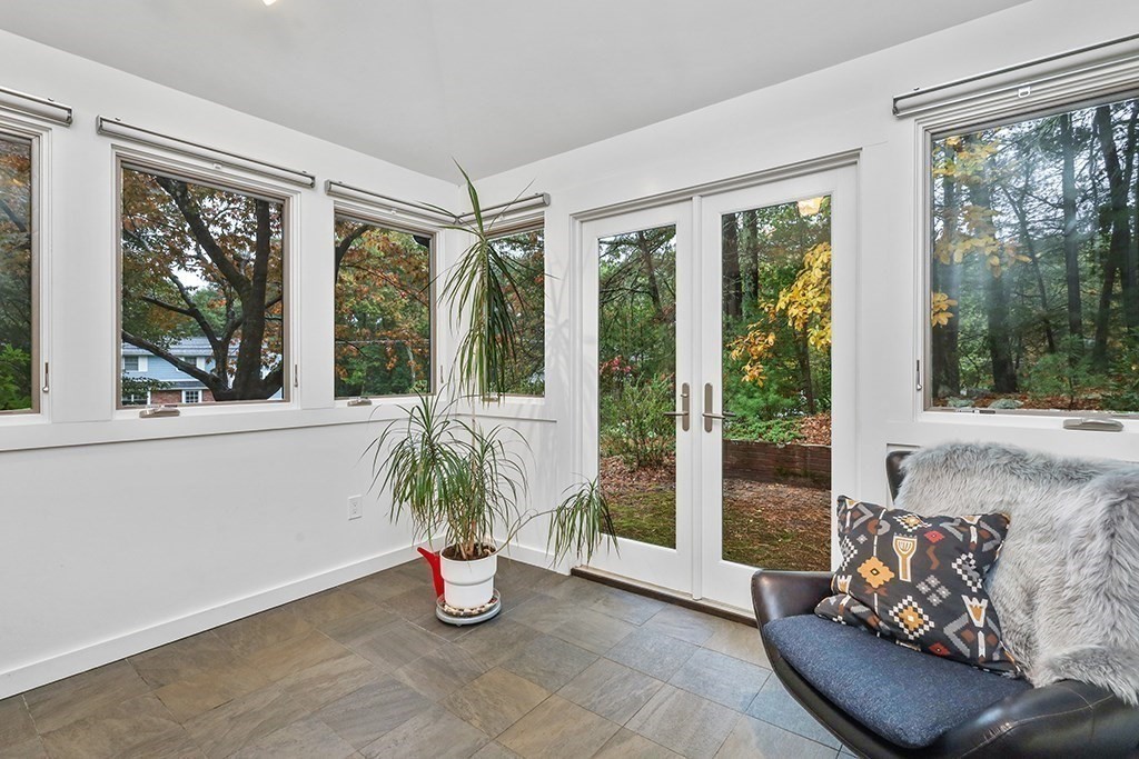 10 Hillcrest Road