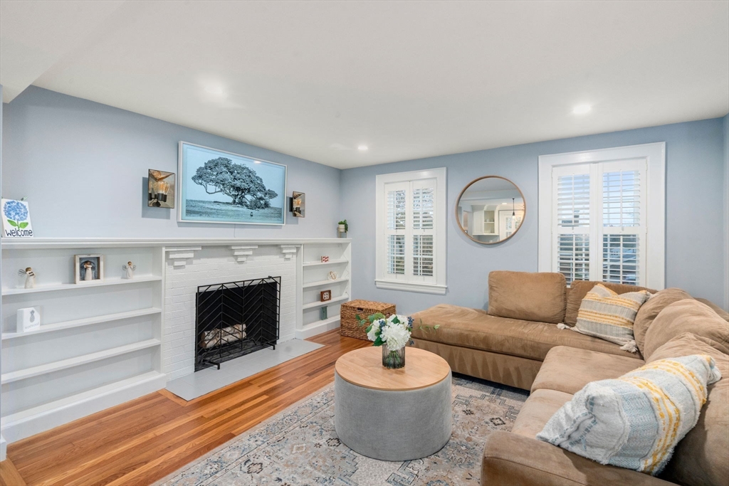 102 Parker St