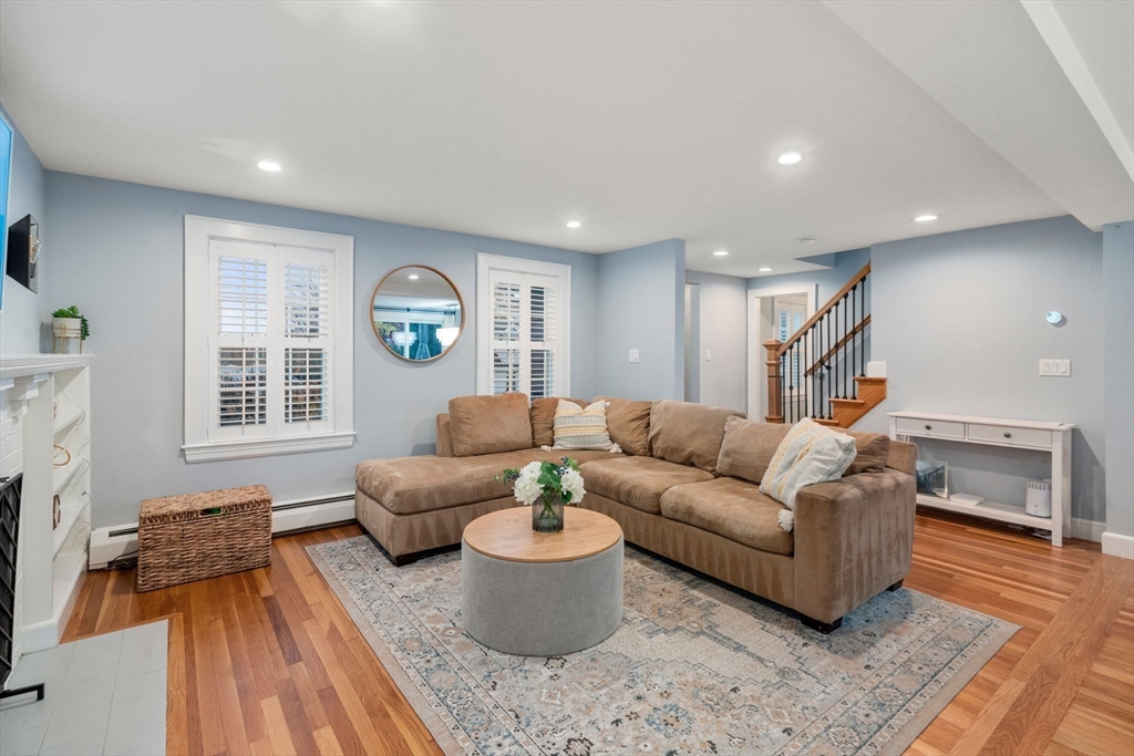 102 Parker St