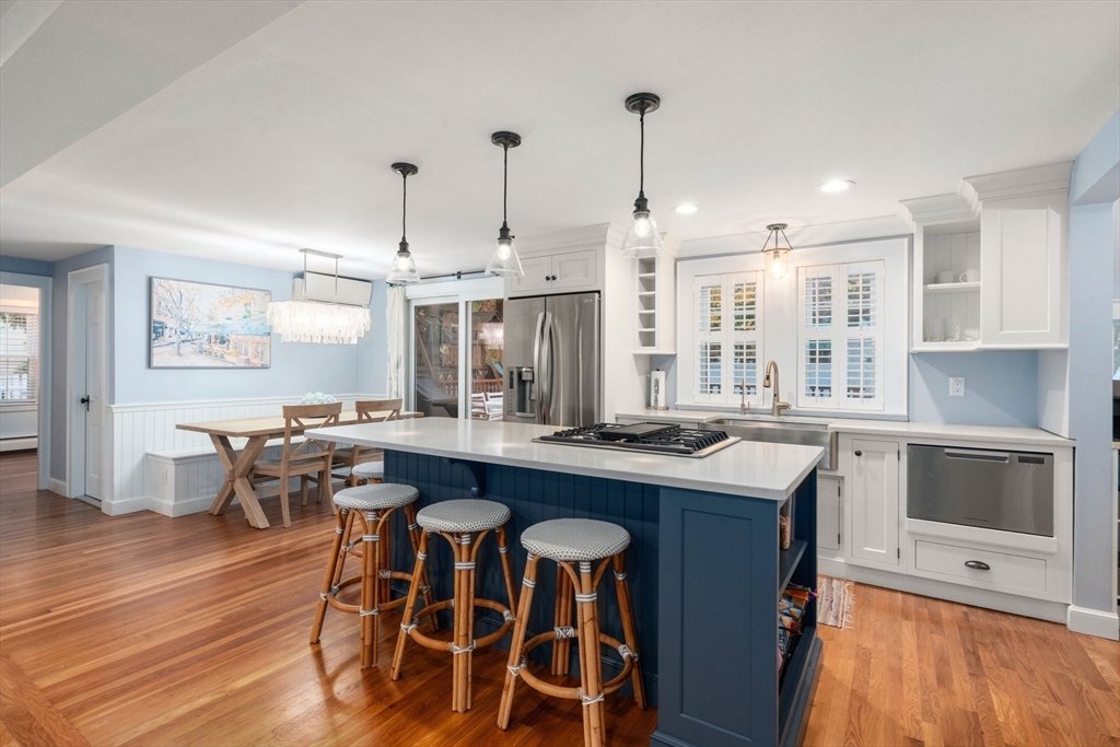 102 Parker St