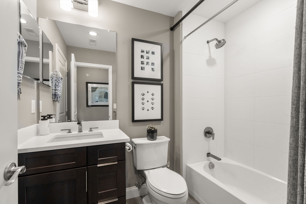 8 Glen Ellen Blvd # 8