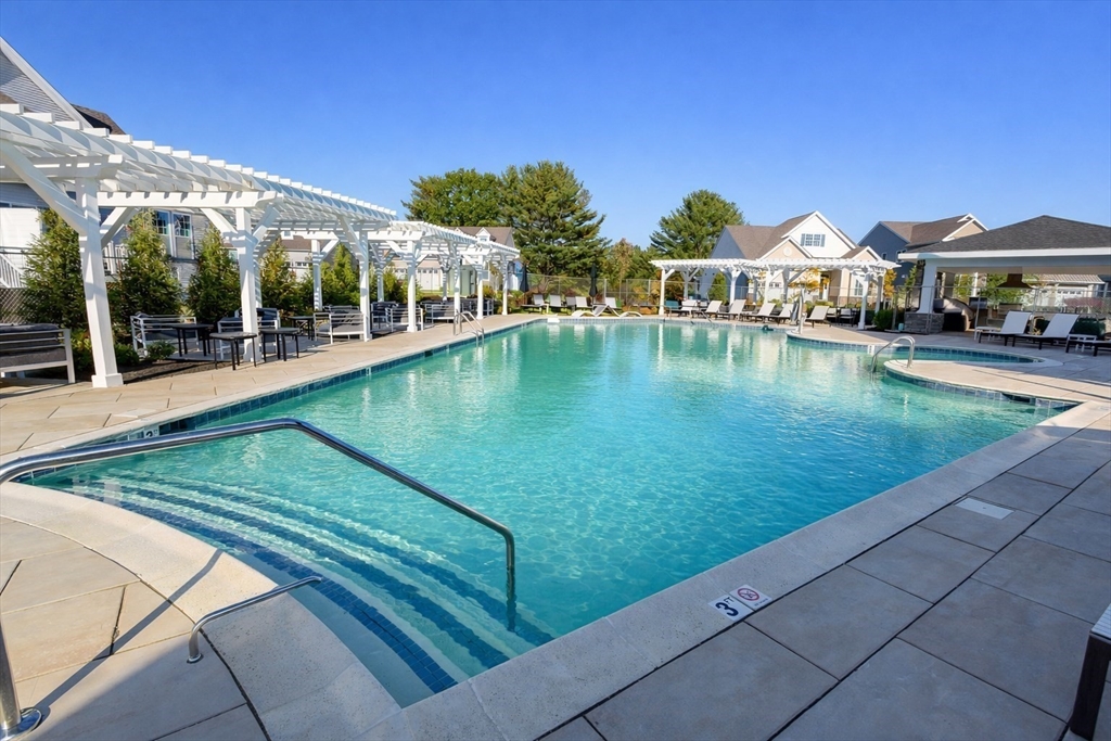 8 Glen Ellen Blvd # 8