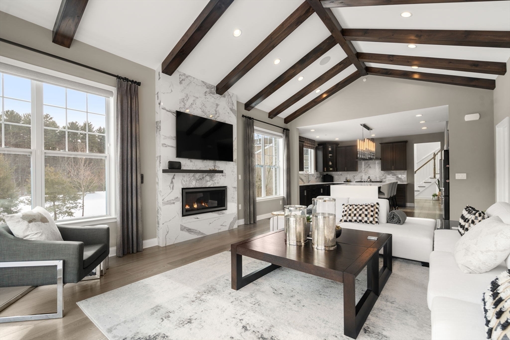 8 Glen Ellen Blvd # 8