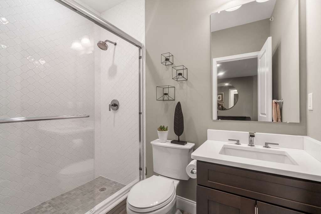 8 Glen Ellen Blvd # 8