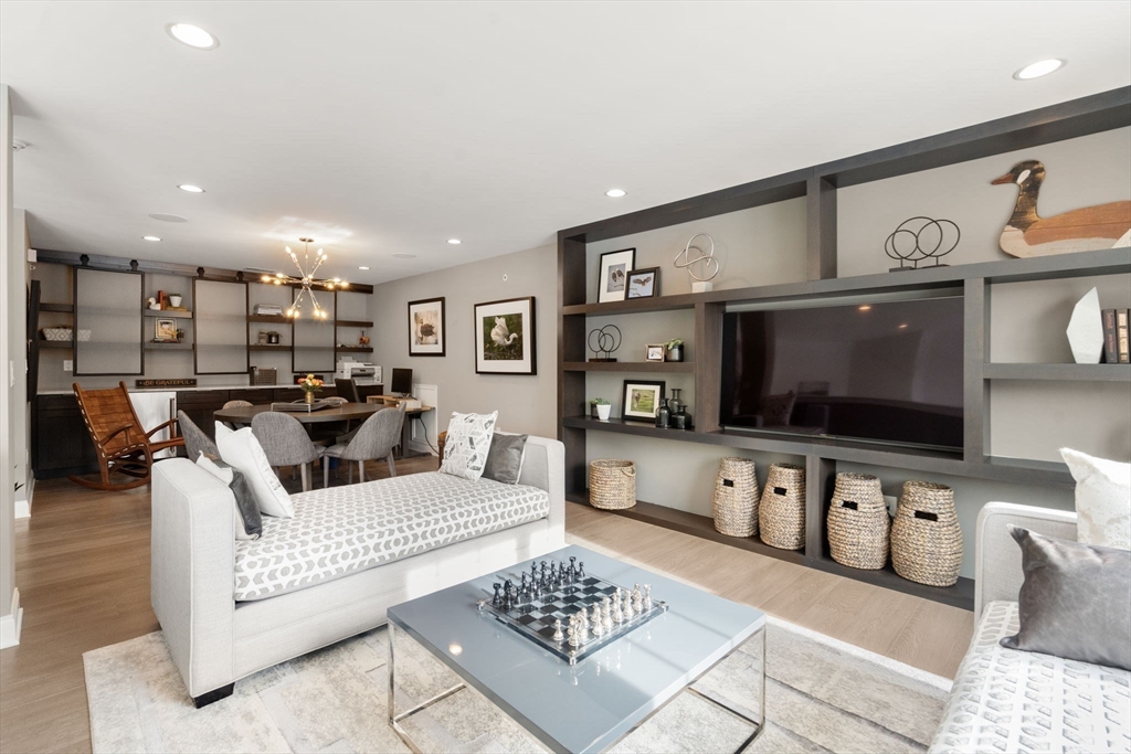 8 Glen Ellen Blvd # 8