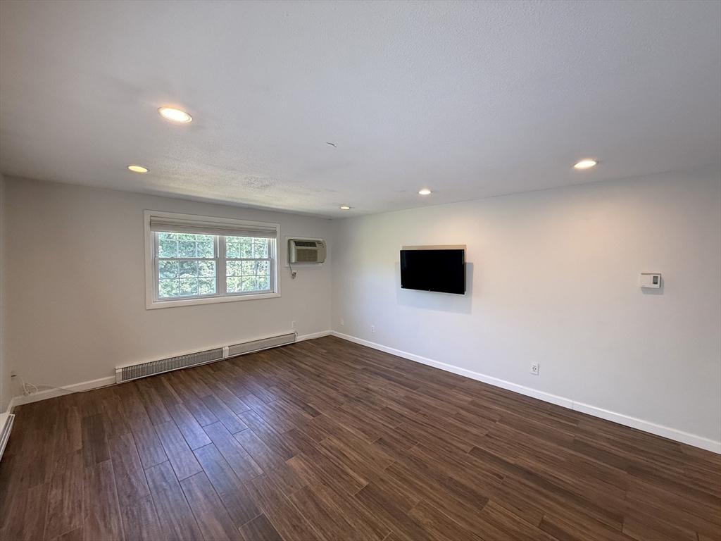 89 Pleasant St # D11