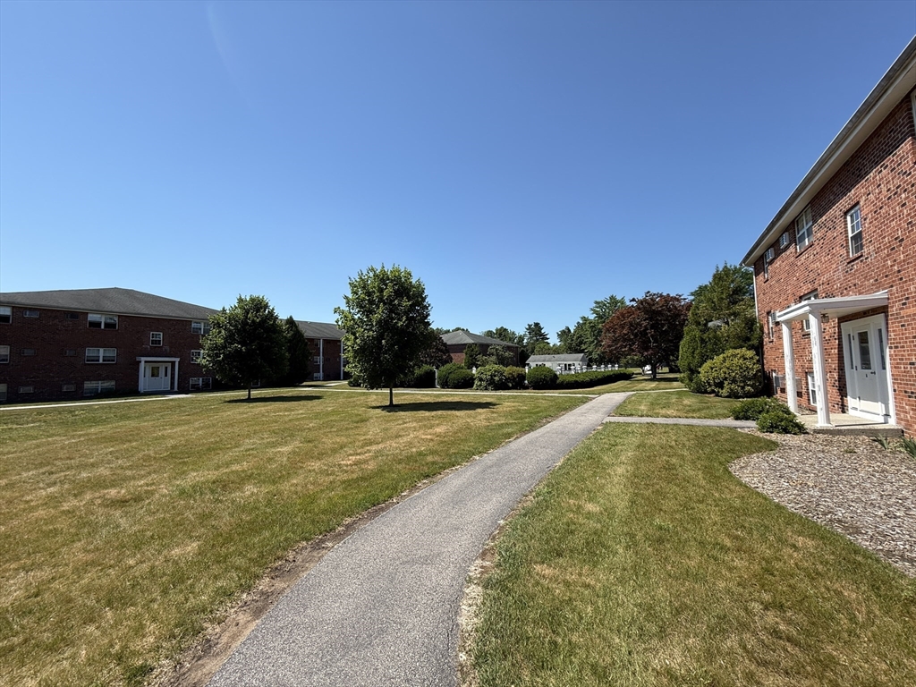 89 Pleasant St # D11
