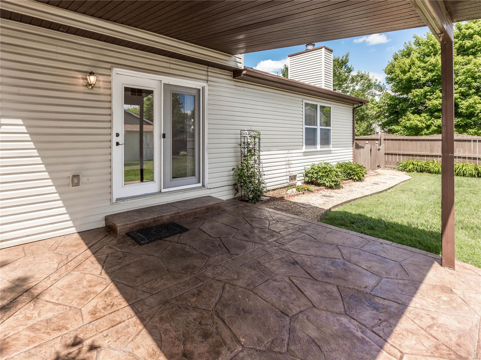 1635 Thunderbird Lane