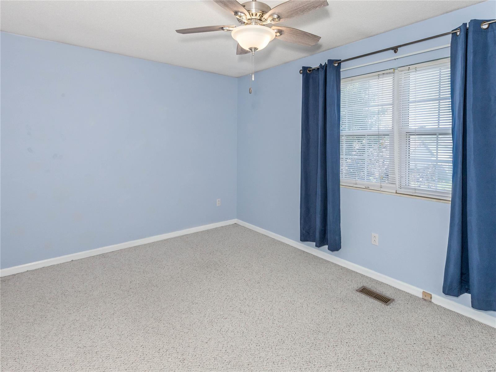 1635 Thunderbird Lane