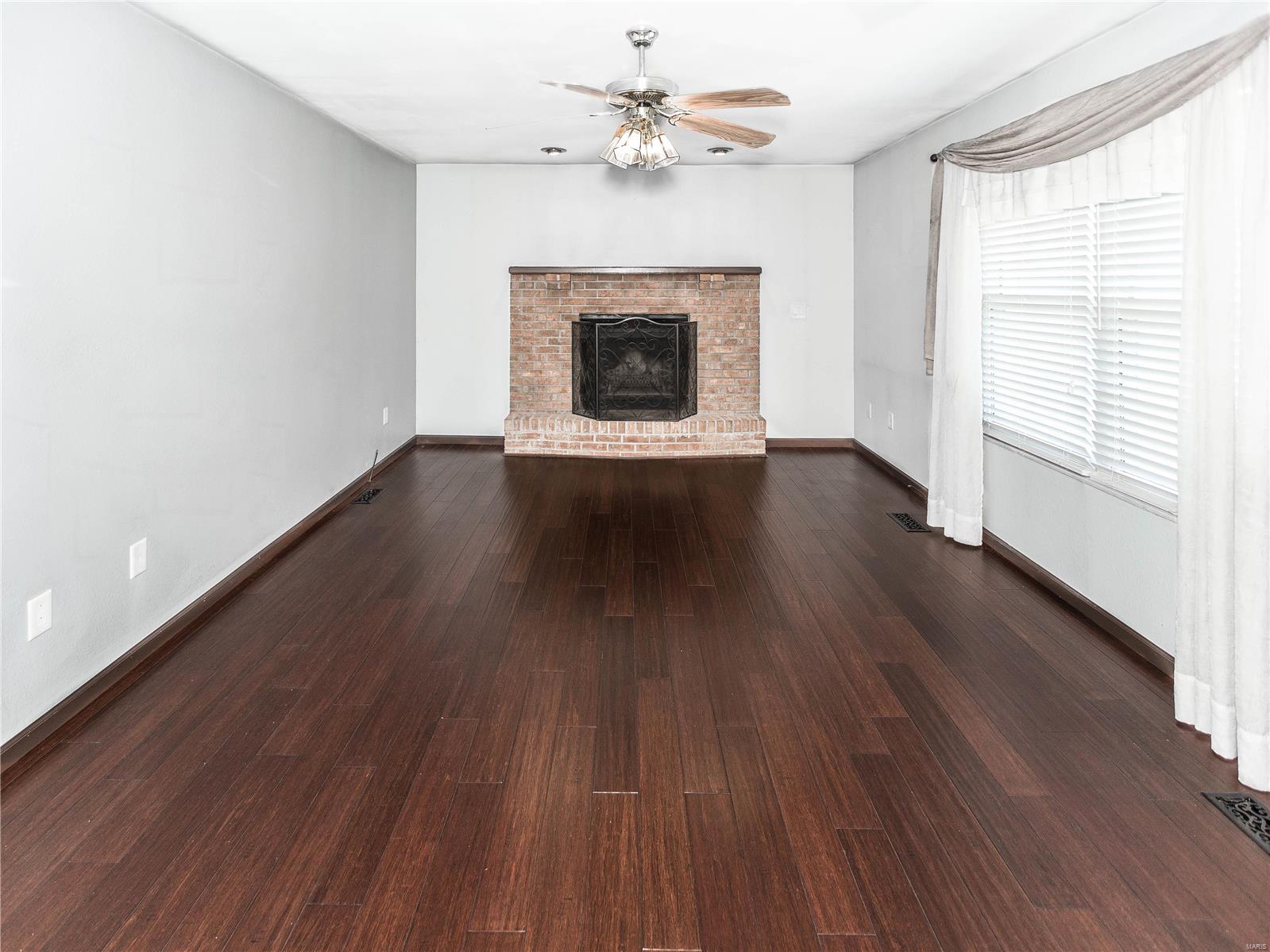 1635 Thunderbird Lane