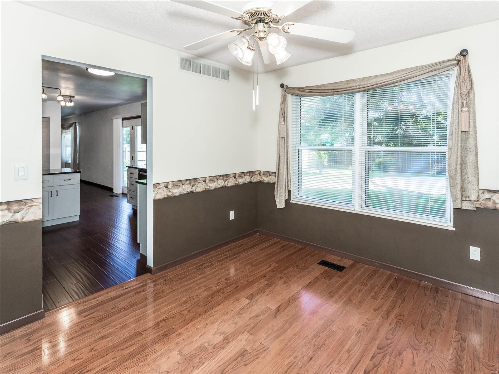 1635 Thunderbird Lane