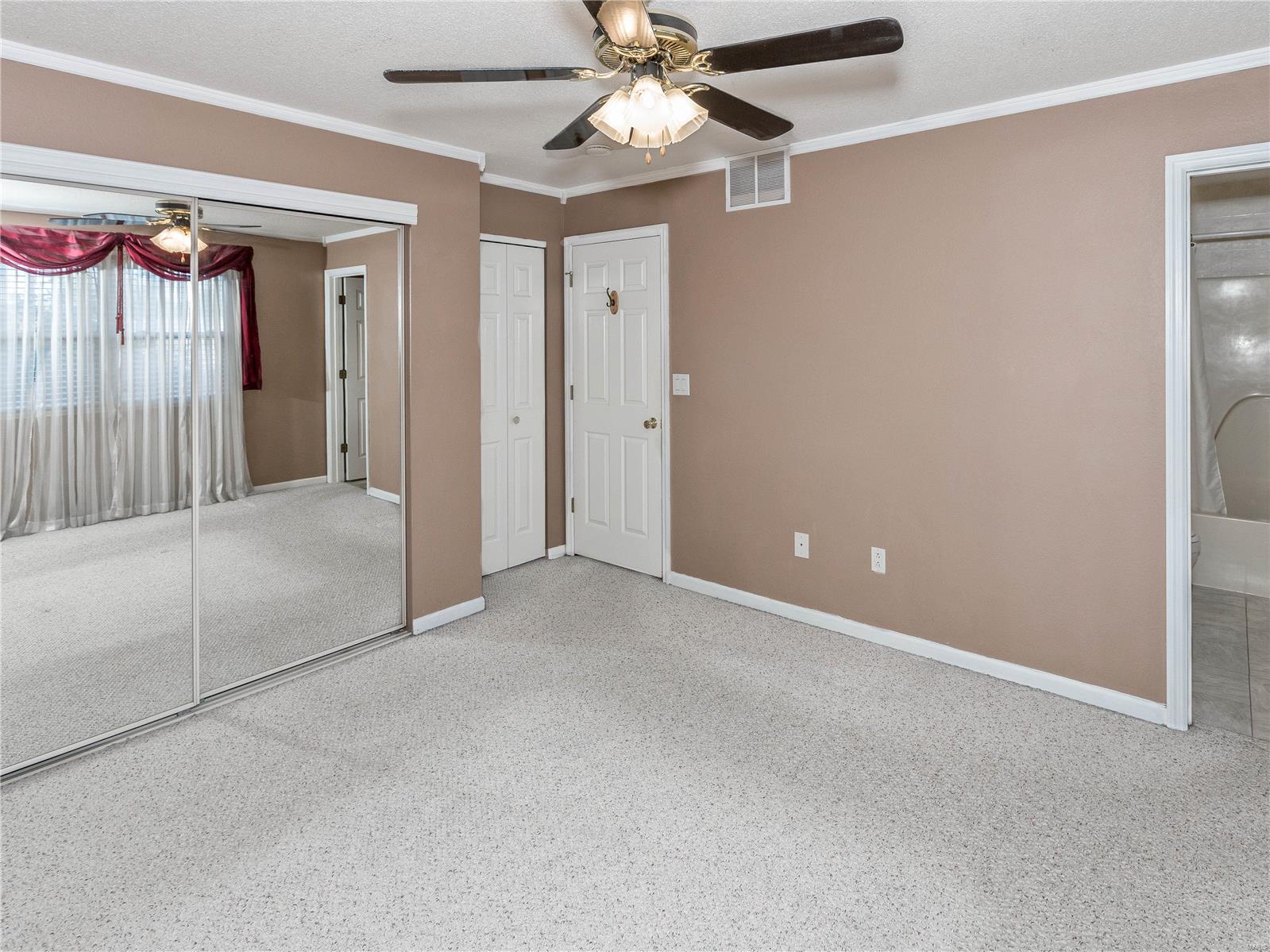 1635 Thunderbird Lane