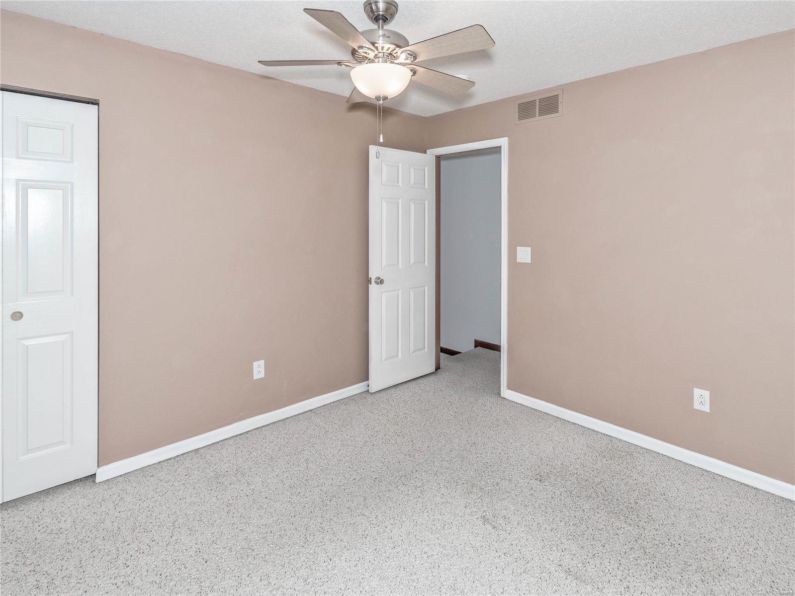 1635 Thunderbird Lane