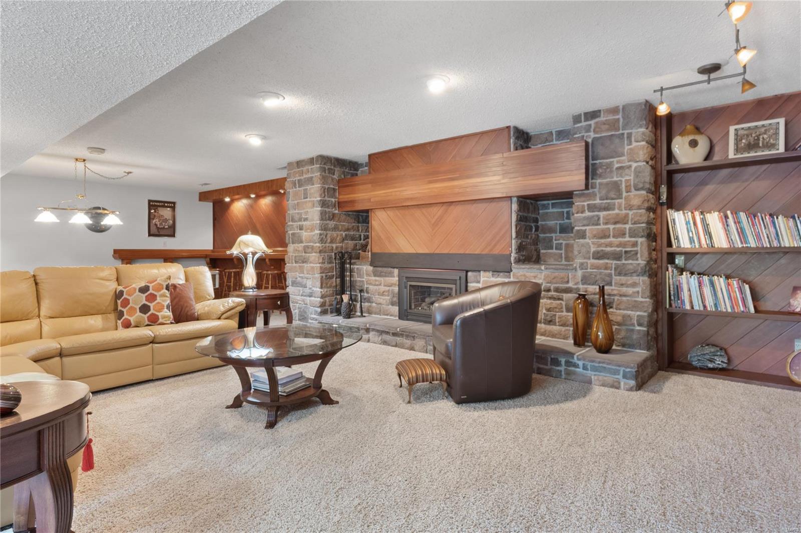 90 SHIRLWIN Drive