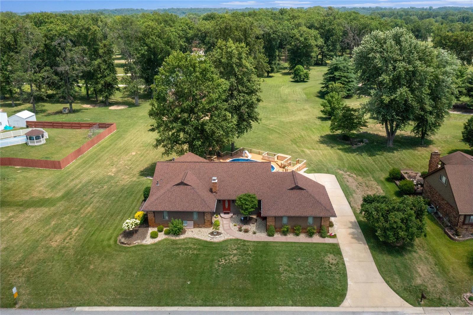 90 SHIRLWIN Drive