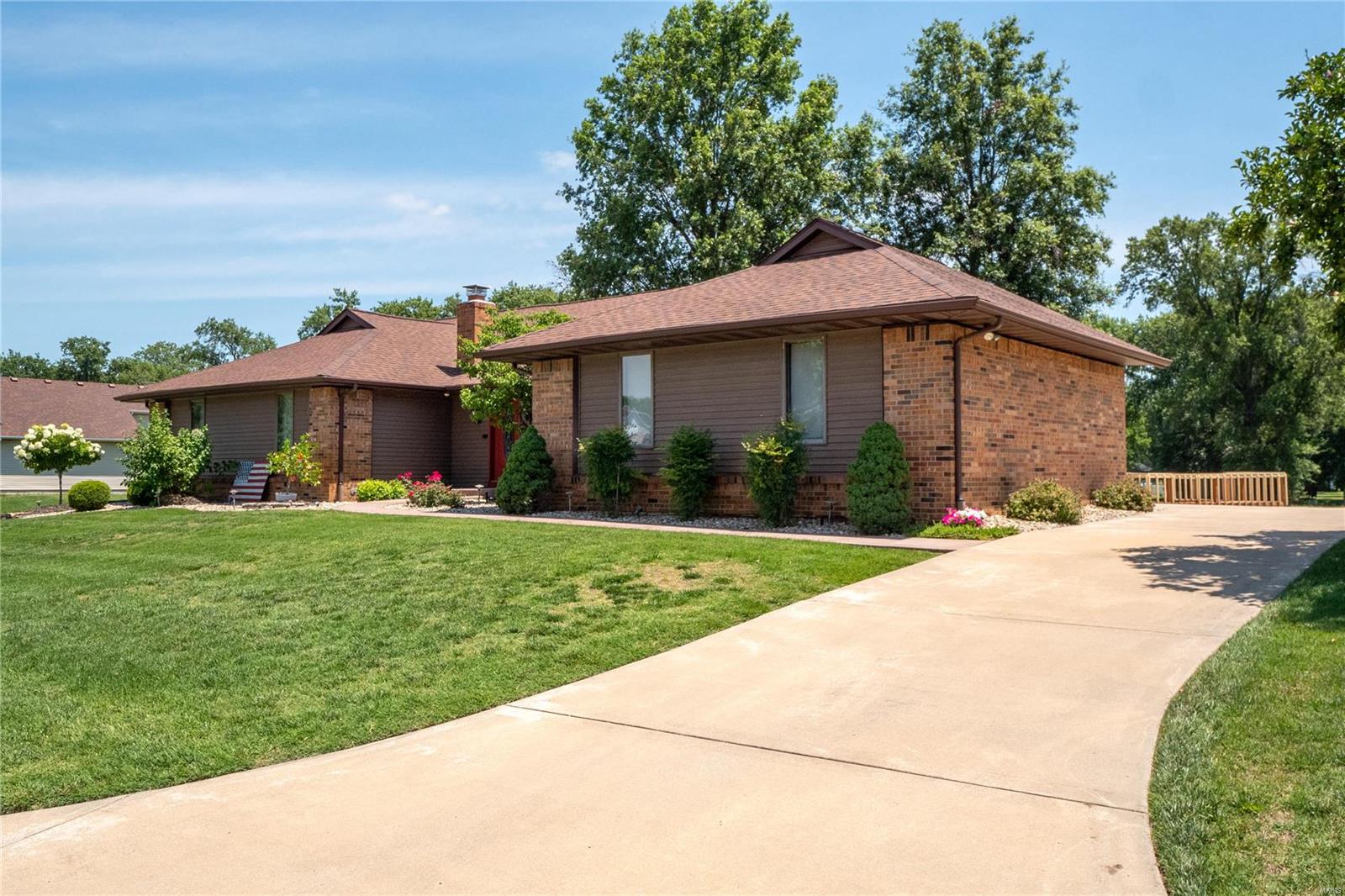 90 SHIRLWIN Drive
