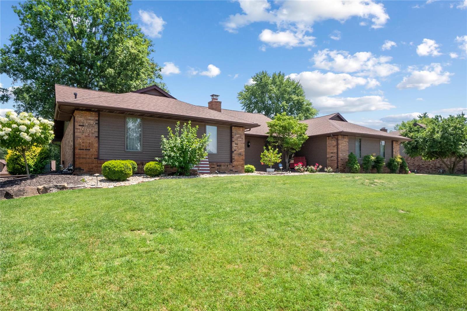 90 SHIRLWIN Drive