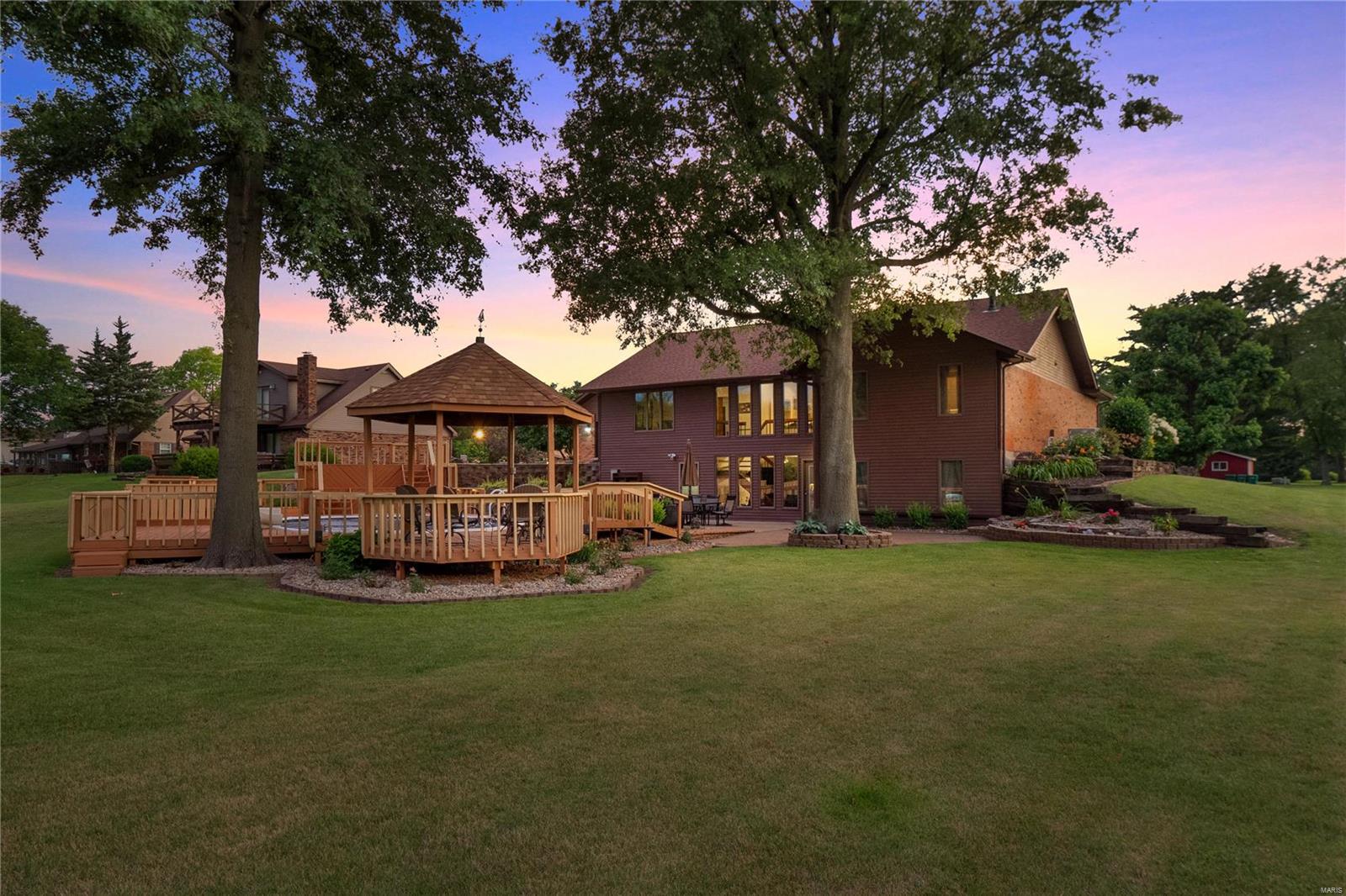 90 SHIRLWIN Drive