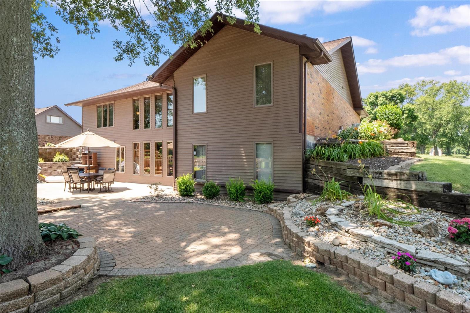 90 SHIRLWIN Drive
