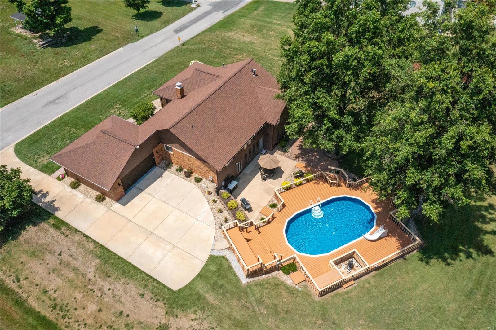 90 SHIRLWIN Drive