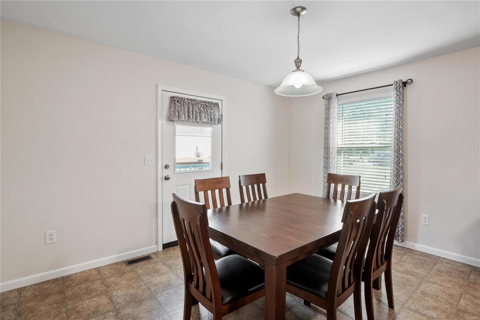 117 Meadowcrest Drive