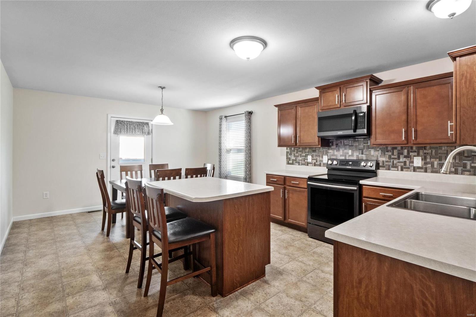 117 Meadowcrest Drive