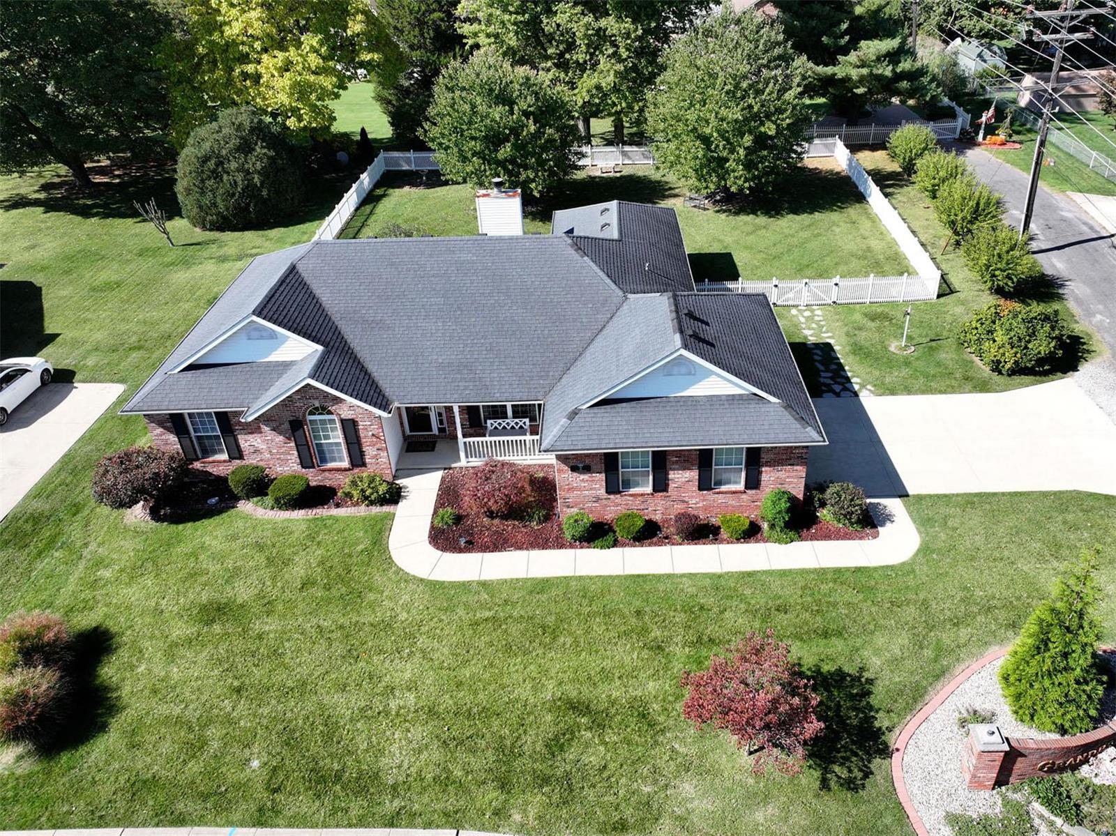 2 Grandbrook Boulevard