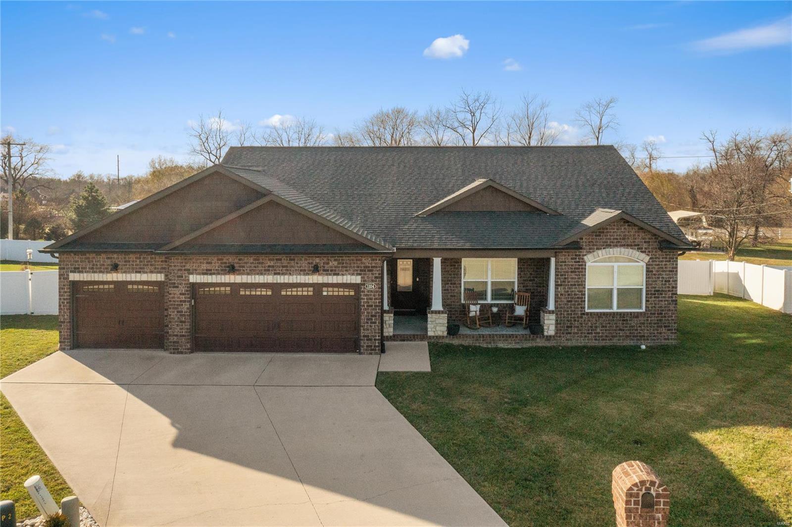 1104 Lucca Court