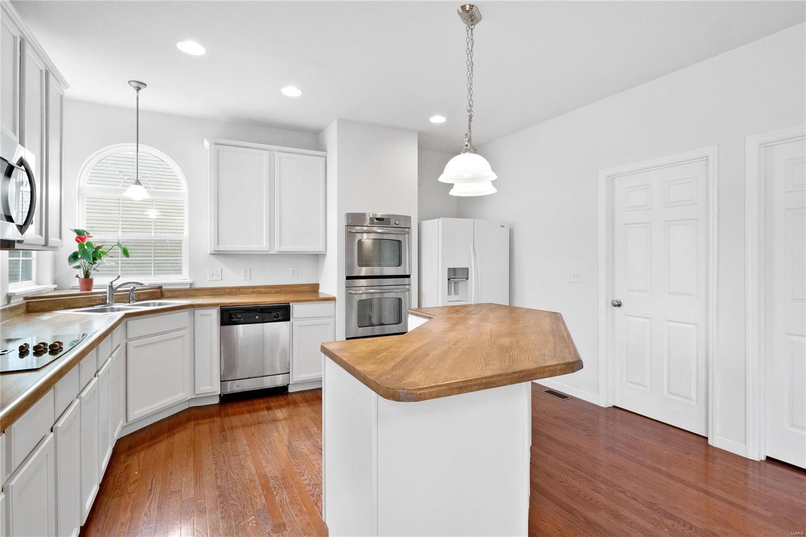 1220 Simeon Drive